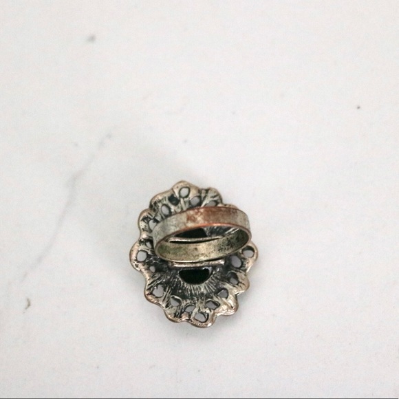 Vintage Silhouette Ring - Picture 6 of 6